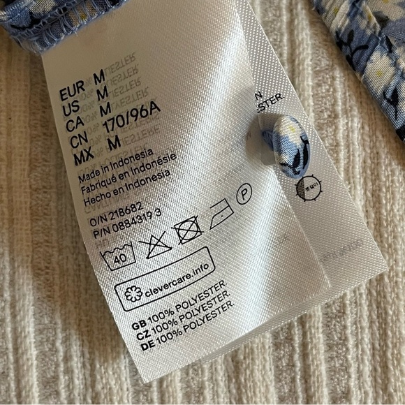 H&M Blue and White Floral Feminine Long Sleeve Blouse Size M - Picture 10 of 12